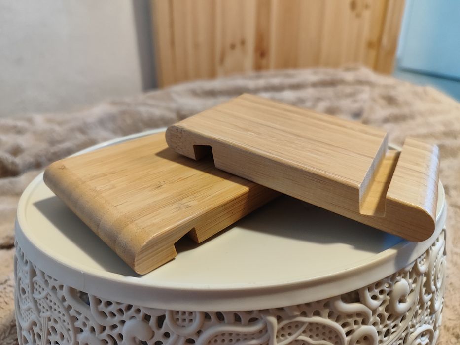 Podstawka pod telefon tablet Ikea Bergenes bambus