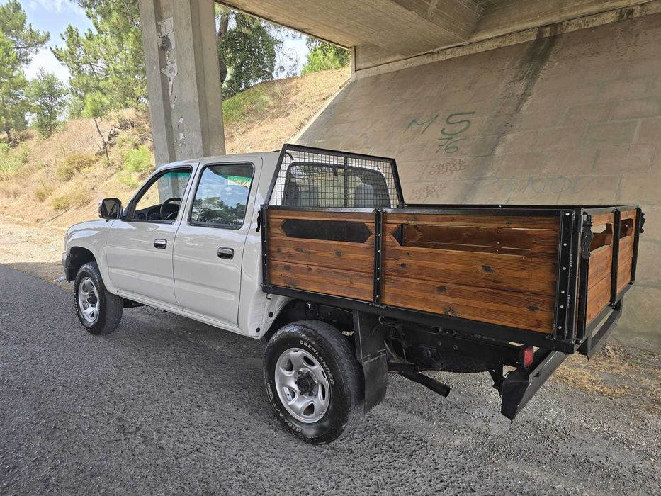 Toyota Hilux Tracker