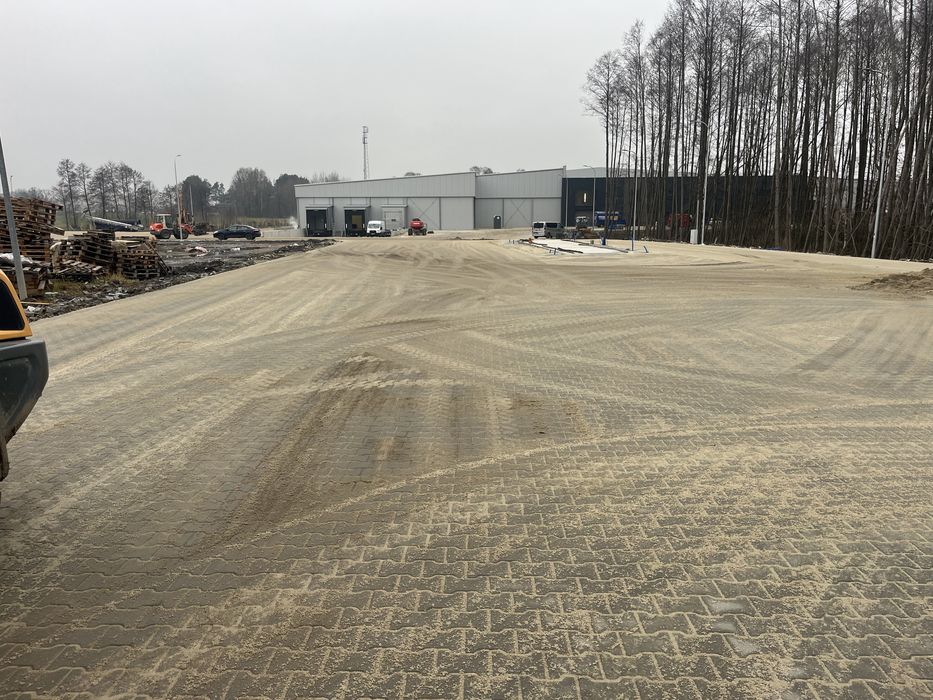 Maszynowe układanie kostki brukowej