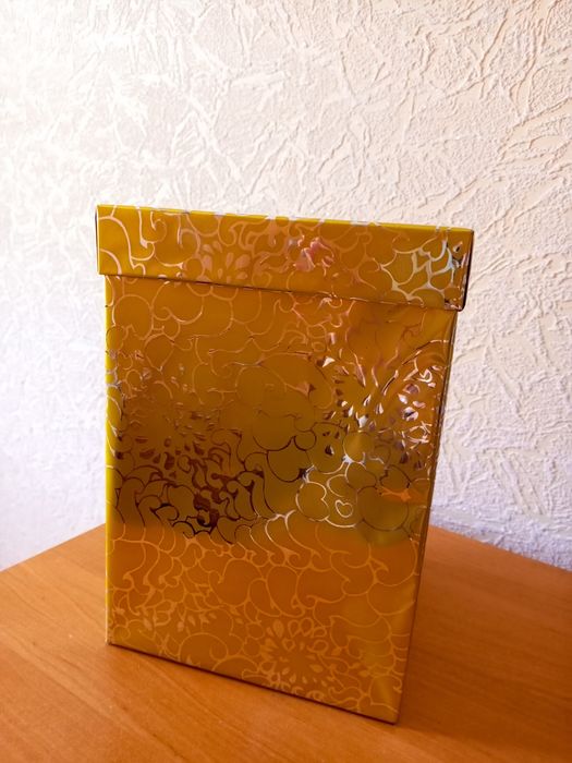 Коробка подарункова 23 см