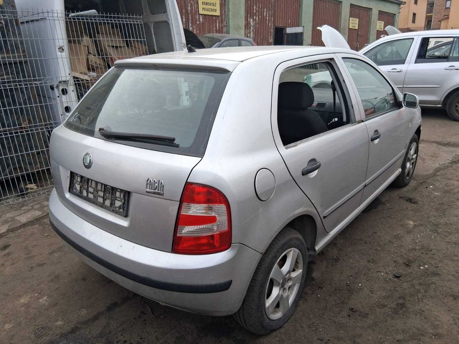 klapa bagażnika  Skoda Fabia I