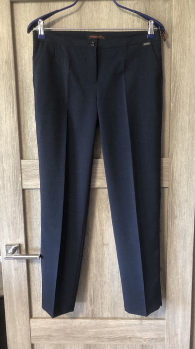 Жіноча блузка в стані нової речі.