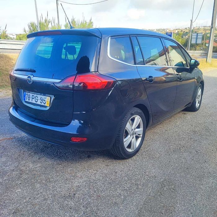 Opel Zafira 1.6 Cdti com teto panorâmico e possibilidade de troca