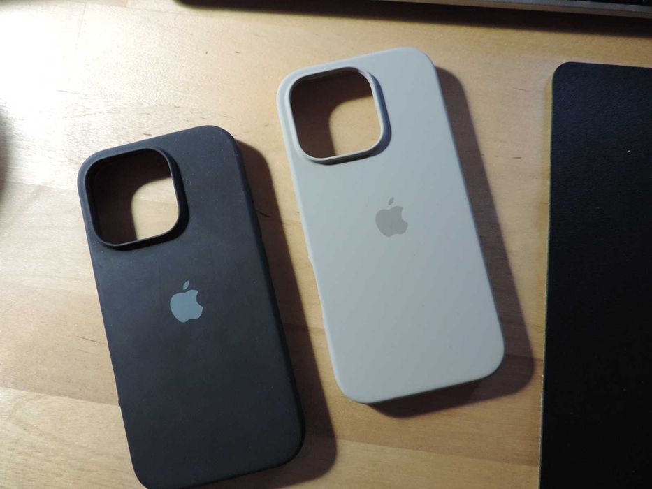 Dwie obudowy Silicon case do iPhone 16 Pro