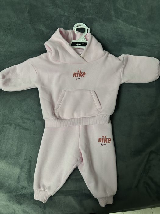 Костюм найк на дівчинку в ідеальному стані
