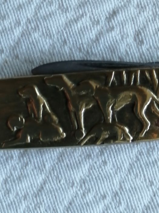 Navalha muito antiga marca ROSTFREI/GEBR.BEC gravada c/motivos de caça