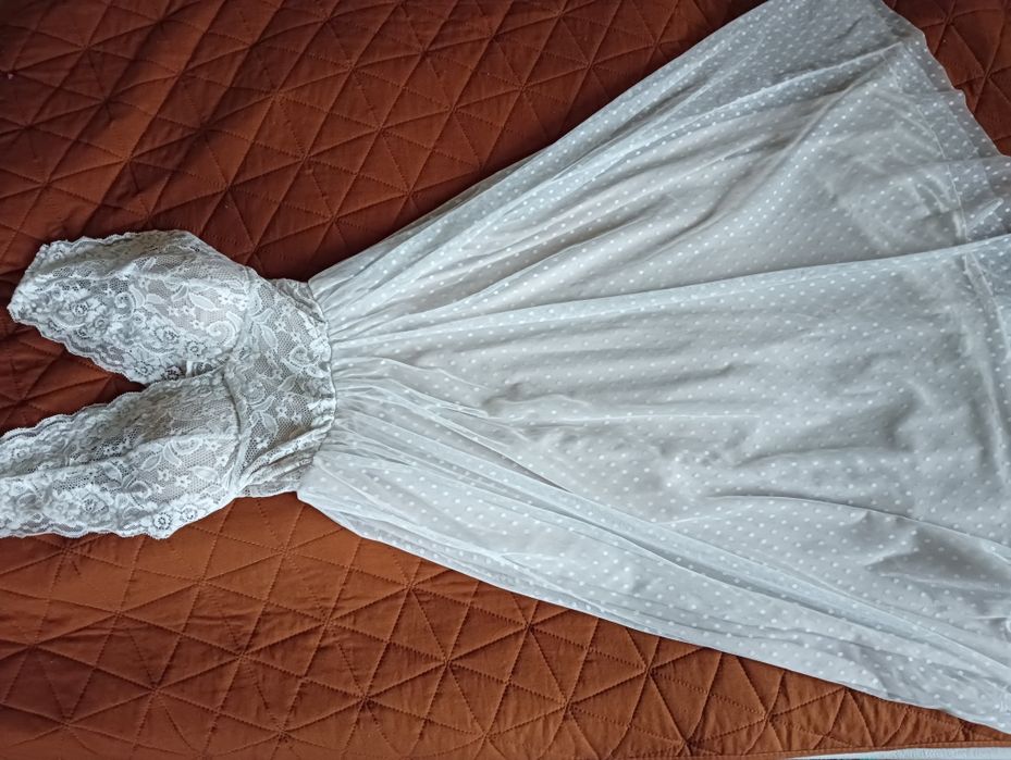 Damska MIDI sukienka wizytowa.