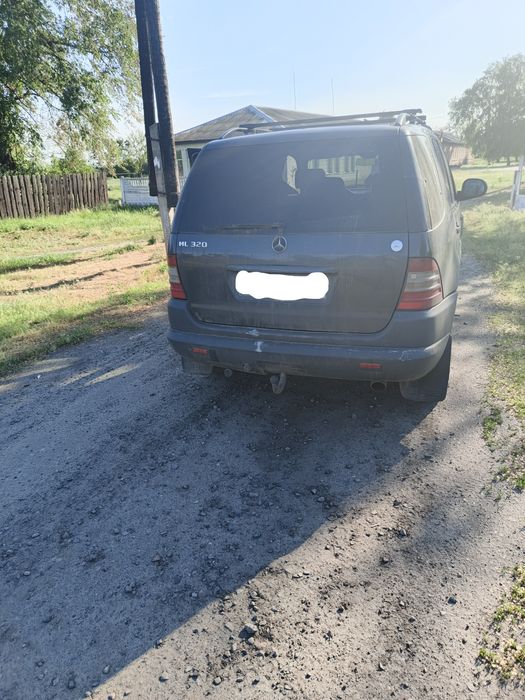Mercedes -Benz ML 320.