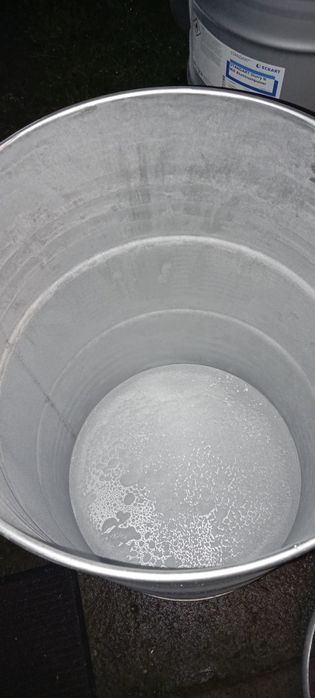 Продам металеві бочки 200л