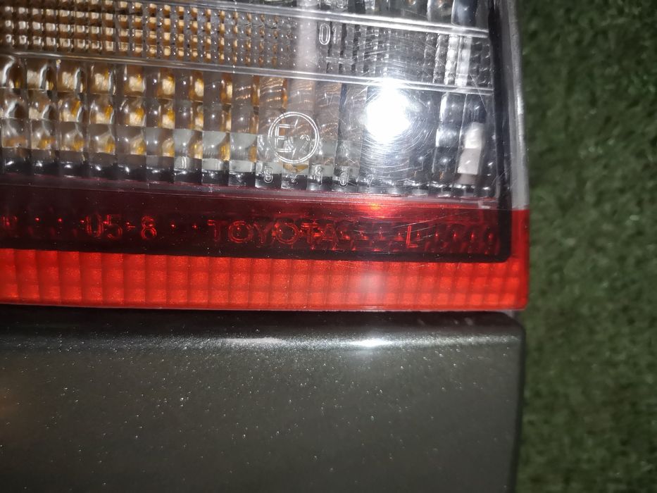 Toyota carina E lampa tylna lewa