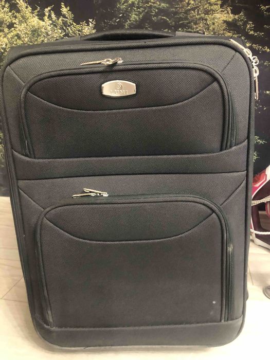 Чемодан на колесах