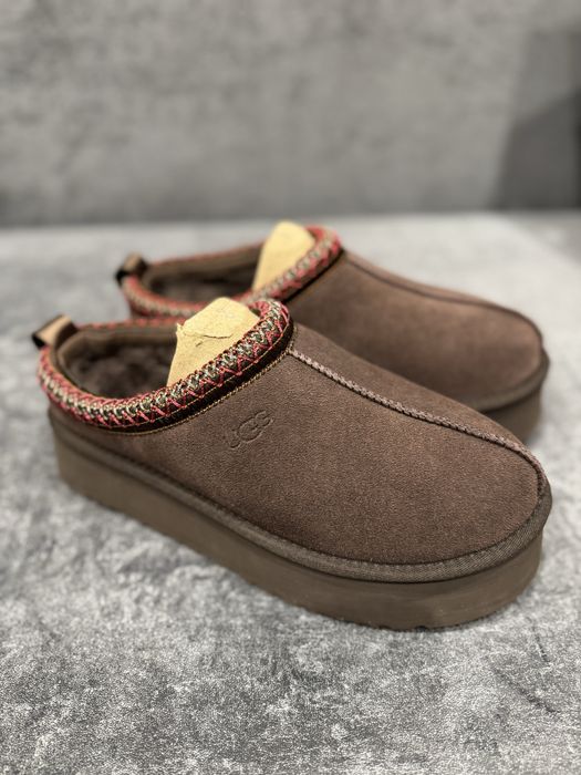 UGG коричневі замшеві з хутром