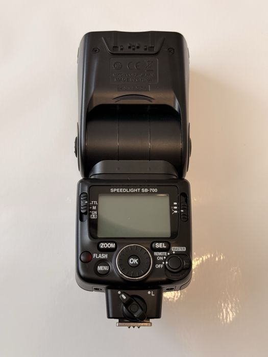 Вспышка Nikon Speedlight SB-700