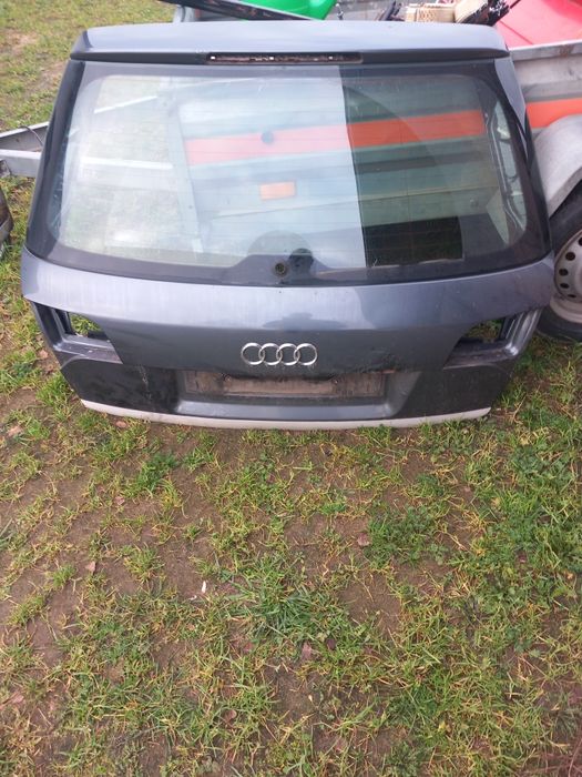 Klapa tył a4 b7 lx7ż