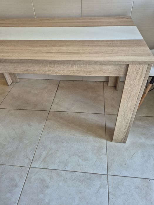 Mesa de cozinha - 138x74x80 - em perfeito estado