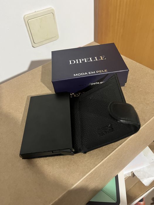 Carteira em pele preta DIPELLE