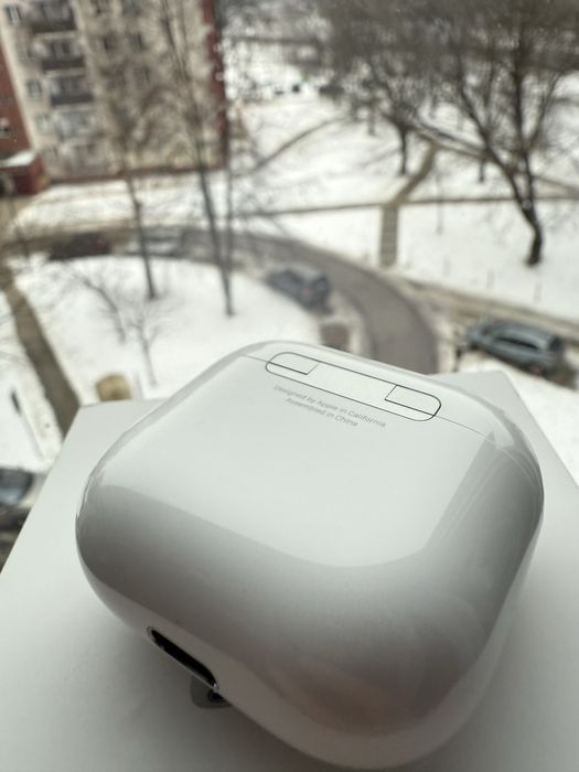 AirPods 4 - JAK NOWE!