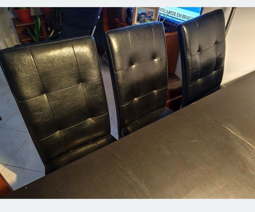 Mesa com cadeiras