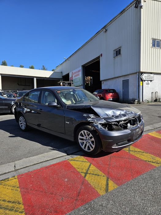 BMW E90 318D de 2007 para peças