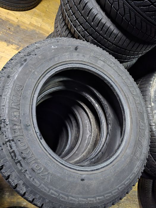 215/70R16 Yokohama Geolandar A/T-S