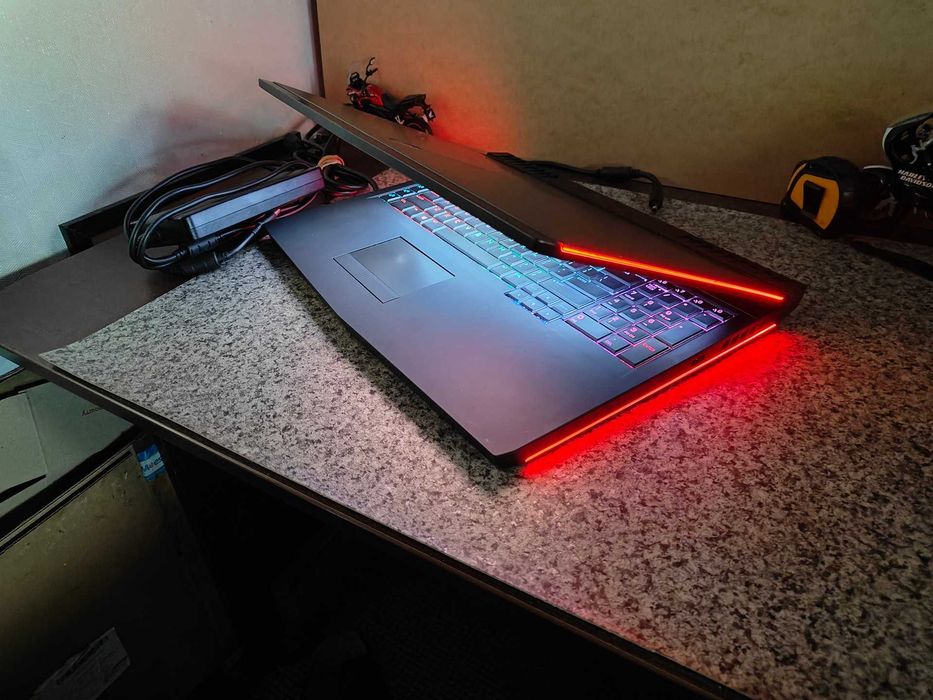 Ноутбук Alienware 17 R4 4K 7820HK 32GB SSD+HDD GTX 1080 8GB свіжа АКБ ...