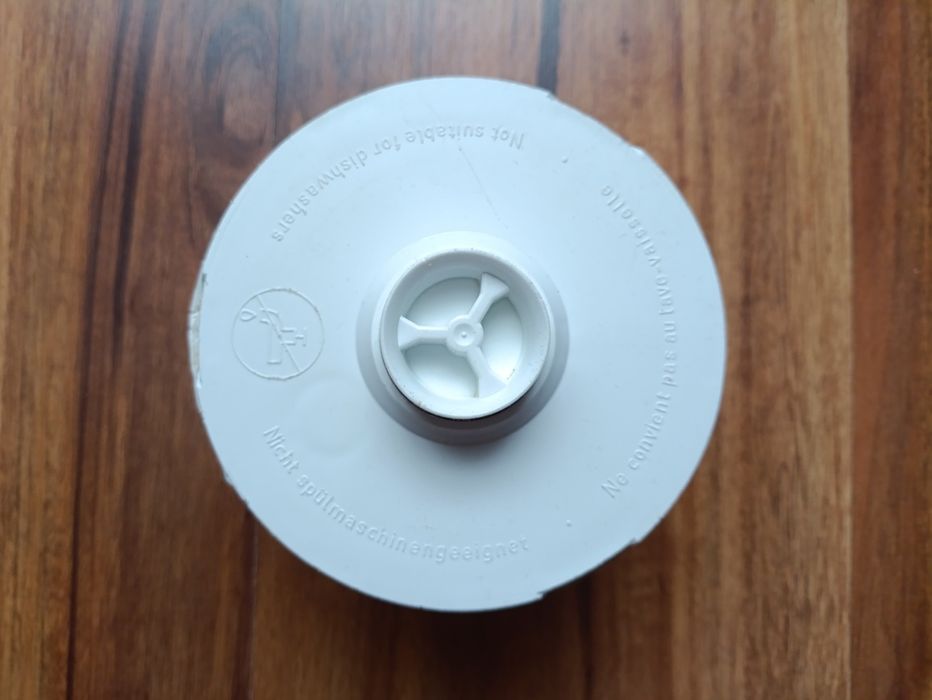 Крышка - редуктор для чаши блендера Bosch