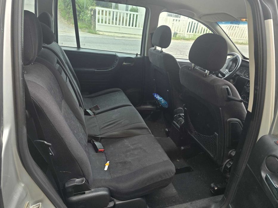 Carro  Opel Zafira 2001 7 lugares para venda 170 mil kilometros rodados