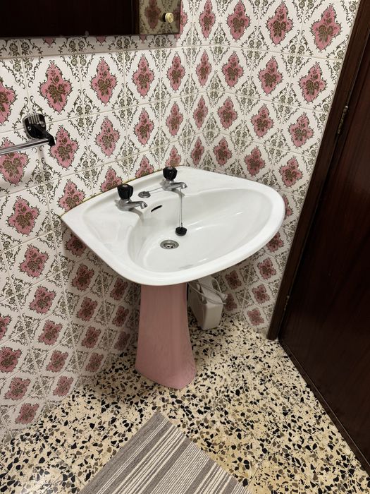 N01 - Conjunto Casa-de-Banho Sanita, Bidé, Banheira e Torneiras