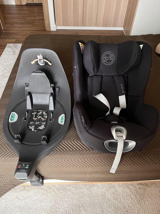 Fotelik samochodowy CYBEX Sirona z bazą