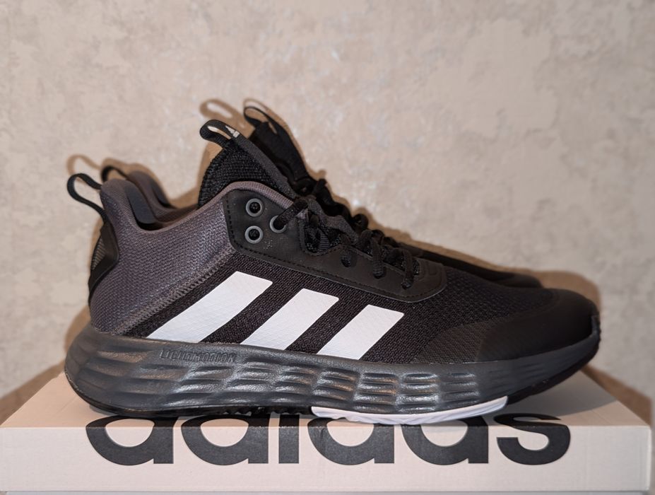 Оригінальні кросівки Adidas OwnTheGame