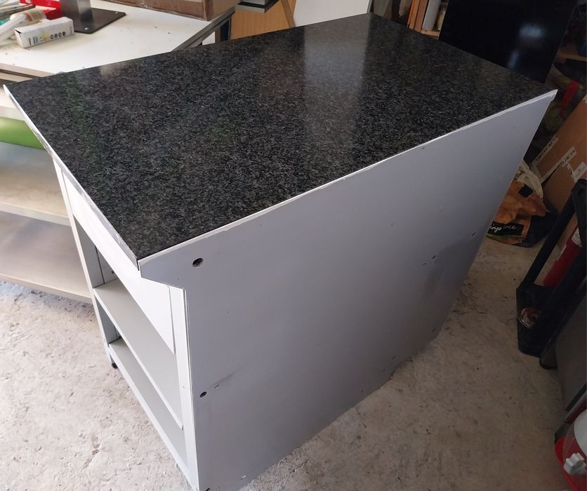 Móvel de gavetas para PC