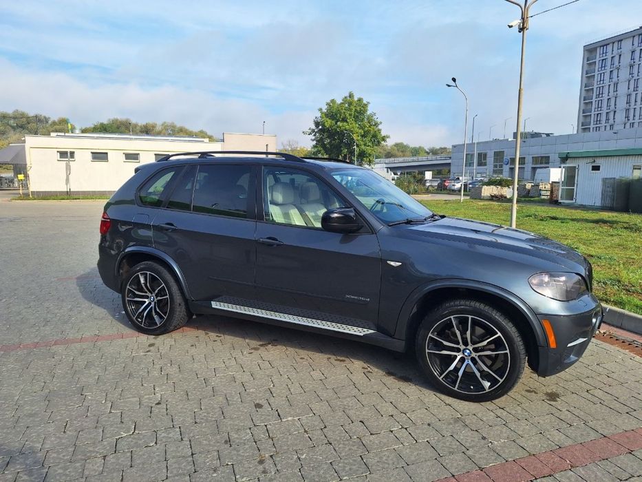 BMW x5 2012 рік.