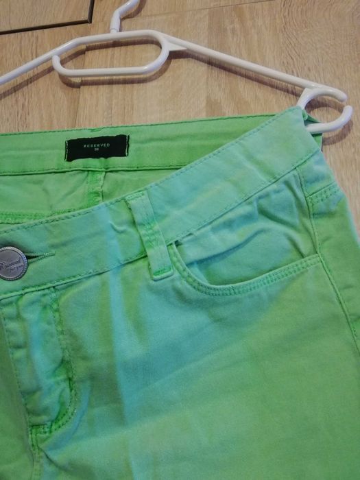 Spodnie damskie zielone r. 38 Reserved