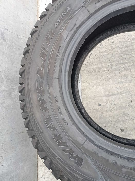 Резина літо 90% протектор Good Year 215 R15C Wrangler AT/SA