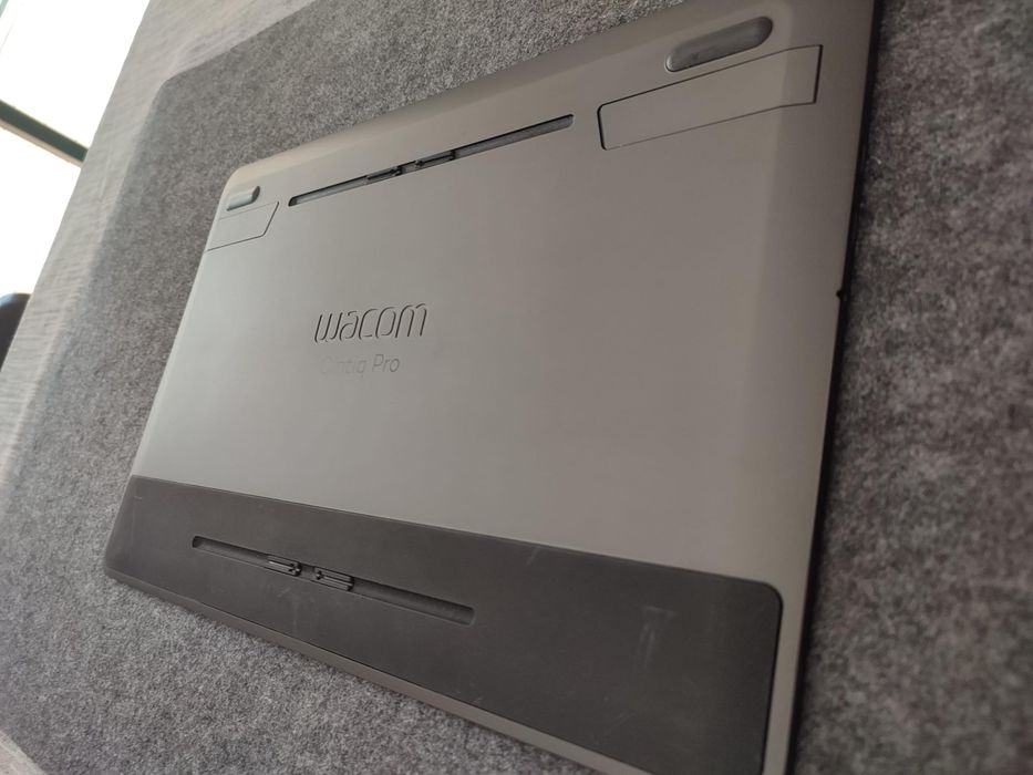 Wacom Cintiq pro 13 "COMO NOVA!"

Wacom Cintiq pro 13 "COMO NOVA!"64287621482114123