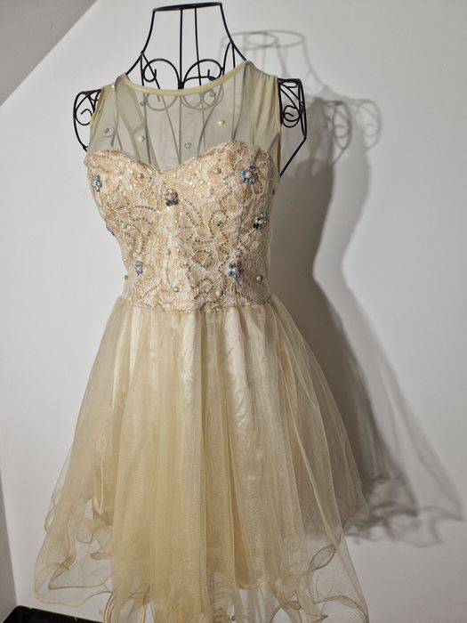 Tiulowa sukienka koktajlowa damska L