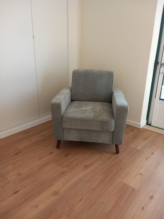 Cadeirao Nunca usado, completamente novo