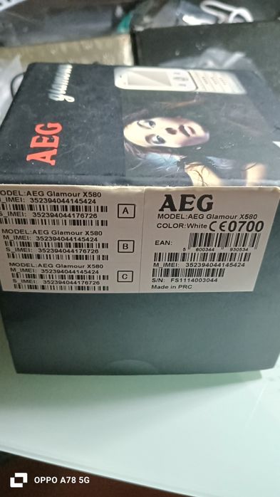 Telemóvel AEG c/carregadores e fones