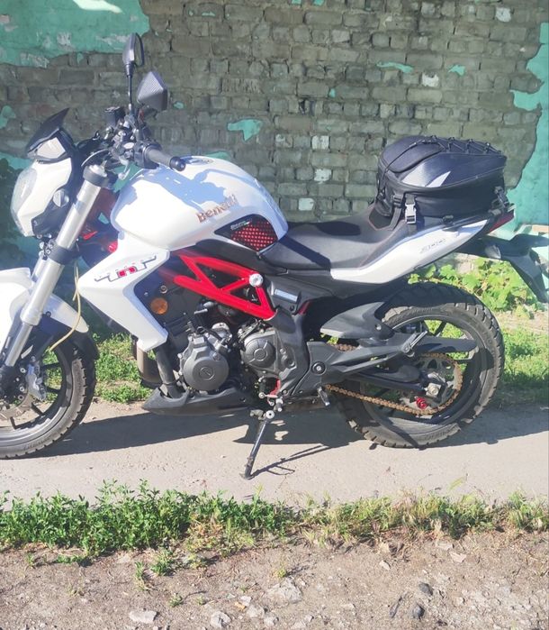 Продам мотоцикл benelli tnt 300