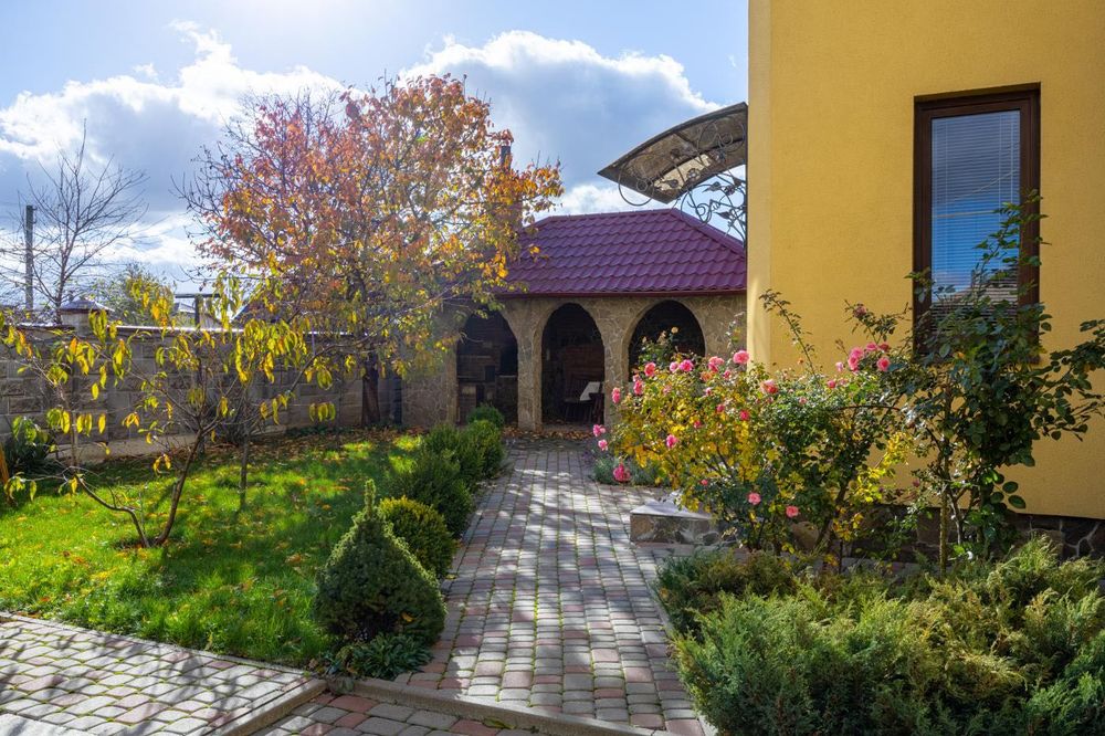 Будинок з Ремонтом, Зимна Вода, Львів