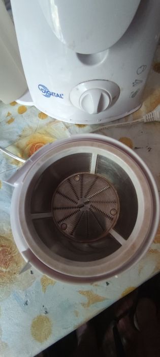 Продам соковыжималка DJ-500W