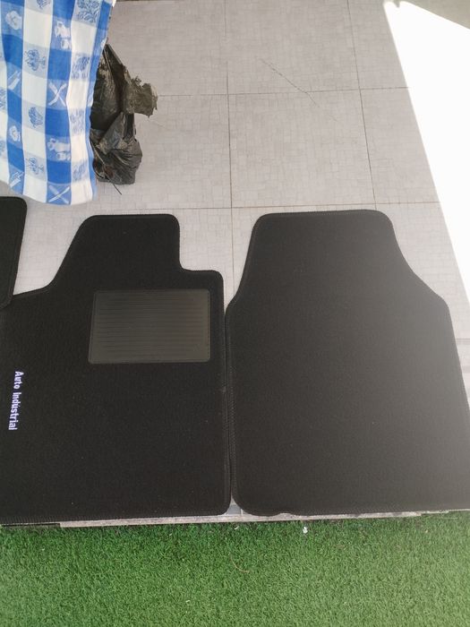 Tapetes de automóvel