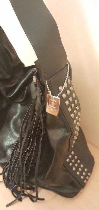 Сумочки різні за розміром і кольором