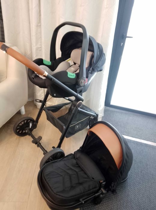 Carrinho trio da Zippy ainda com garantia