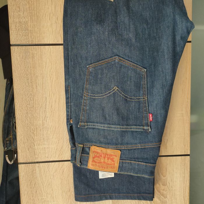 Джинсы Levis 751