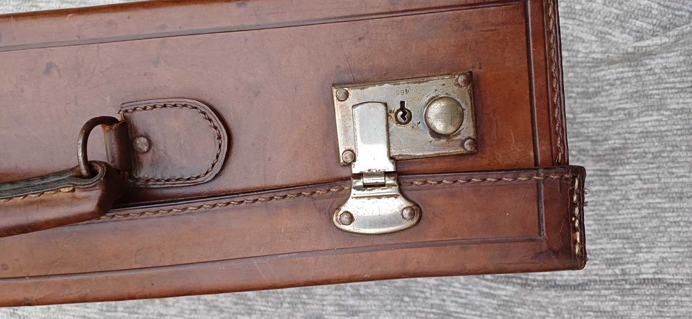 Mala antiga em couro