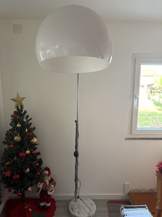 Candeeiro de canto com base