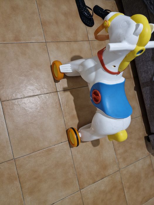 Cavalinho  de brinca  para  crianças