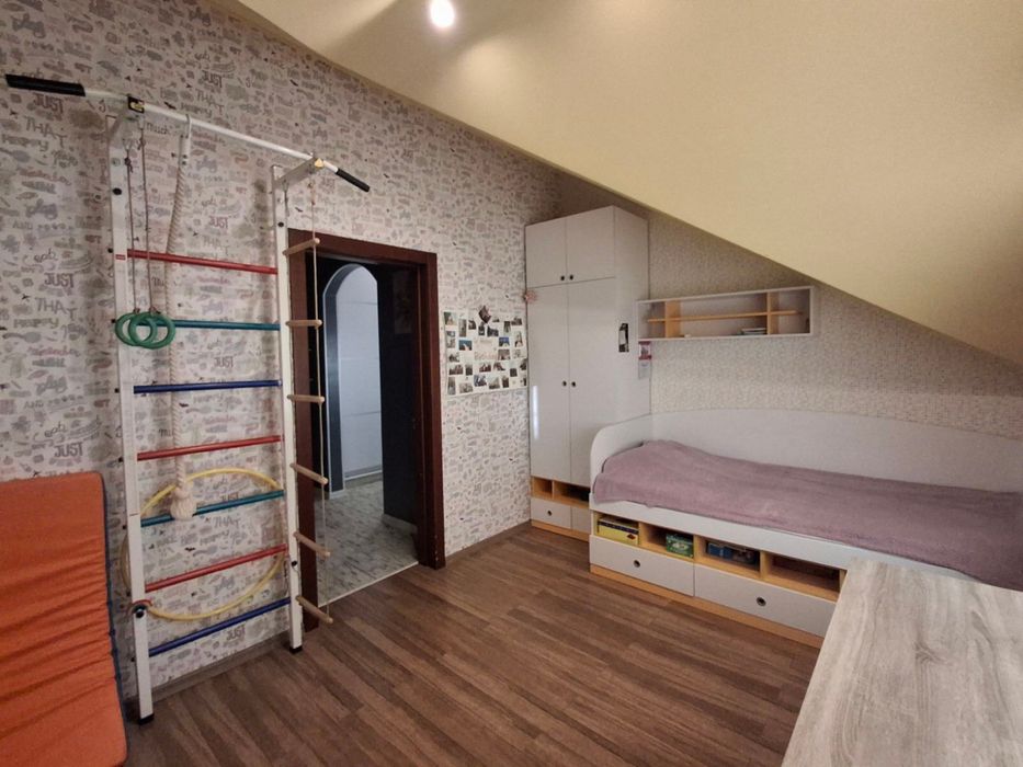 Трьохкімнатна квартира Вишневе