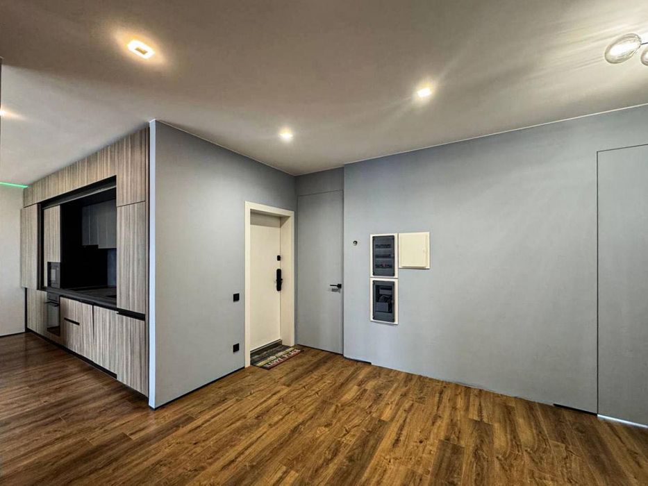 Київ. 3-кімн. квартира ЖК Лебединий, вул. Ревуцького, метро Харківська